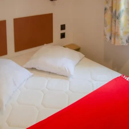 4 Etoiles - Piscine - Ccbbecd Camping *