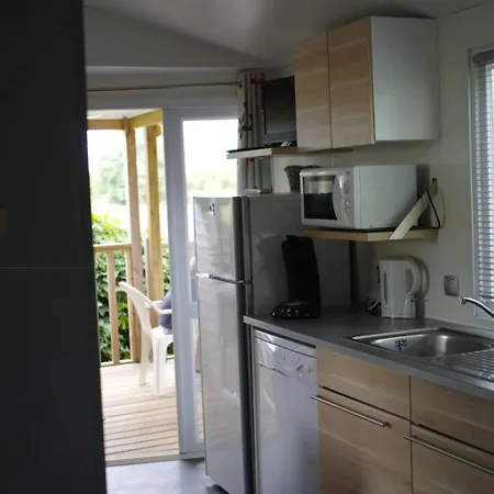 Camping 4 Etoiles - Piscine - Ccbbecd *