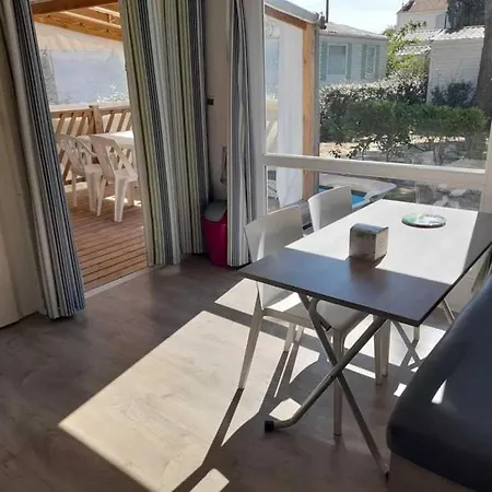Camping 4 étoiles - Piscine - Ccbbecd Le Grau d'Agde