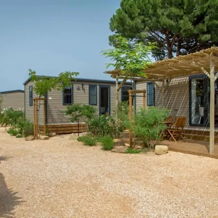 Camping 4 étoiles - Piscine - Ccbbecd Le Grau-dʼAgde