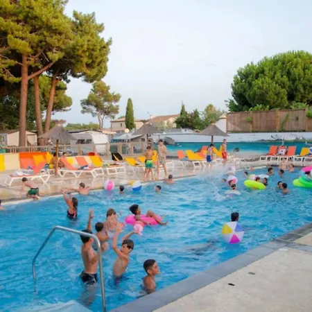 Camping 4 étoiles - Piscine - Ccbbecd Le Grau-dʼAgde