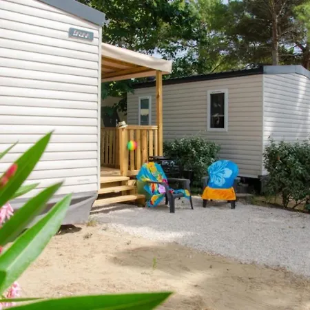 Camping 4 étoiles - Piscine - Ccbbecd