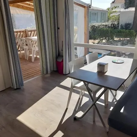 4 étoiles - Piscine - Ccbbecd Camping