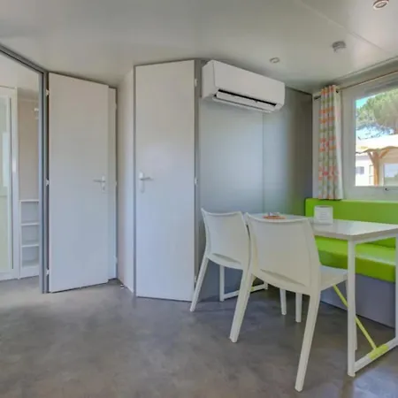 Camping 4 étoiles - Piscine - Ccbbecd