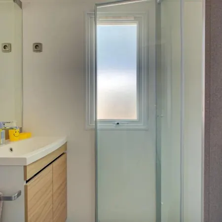 Camping 4 étoiles - Piscine - Ccbbecd Le Grau d'Agde