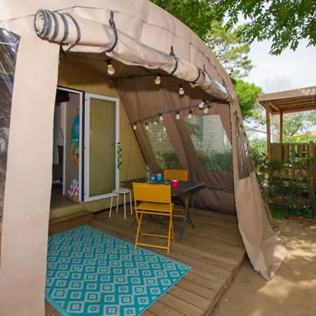 4 étoiles - Piscine - Ccbbecd Camping *