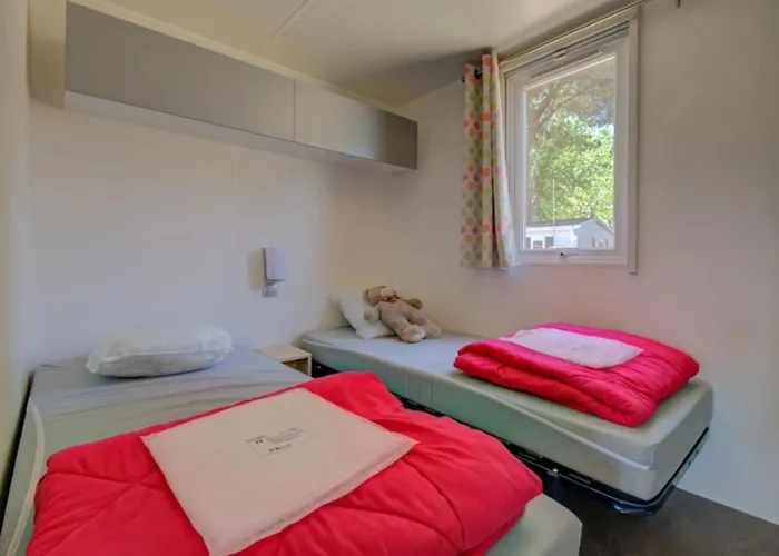 4 Etoiles - Piscine - Ccbbecd