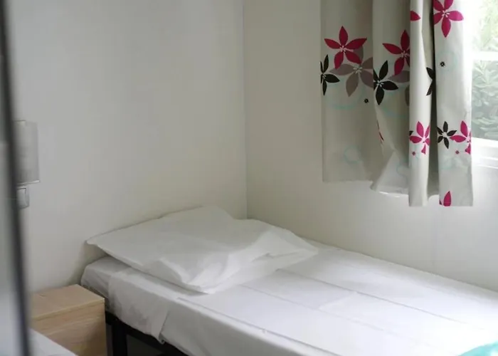 Parque de Campismo 4 Etoiles - Piscine - Ccbbecd